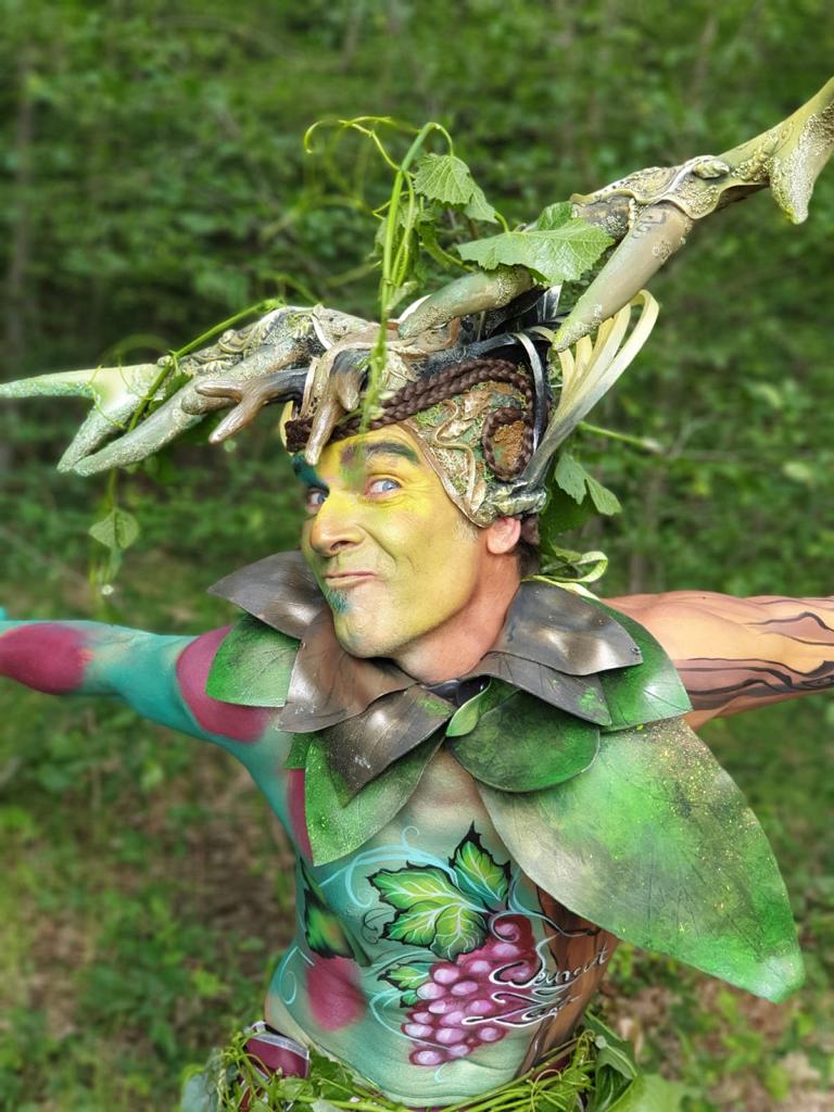 Weingeist mit Bodypaint als Schauspieler mit Animation